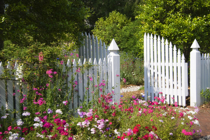 We install garden fences and gates
