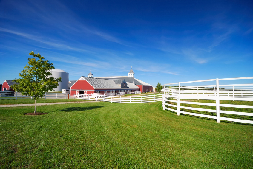We install wood pasture fencing for farms and ranches